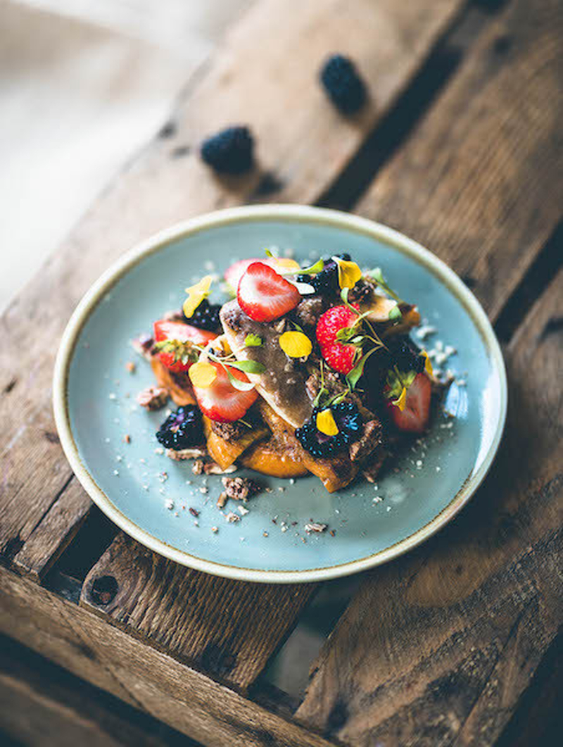 Gron Cinnamon Brioche French Toast With Fruit And Berries